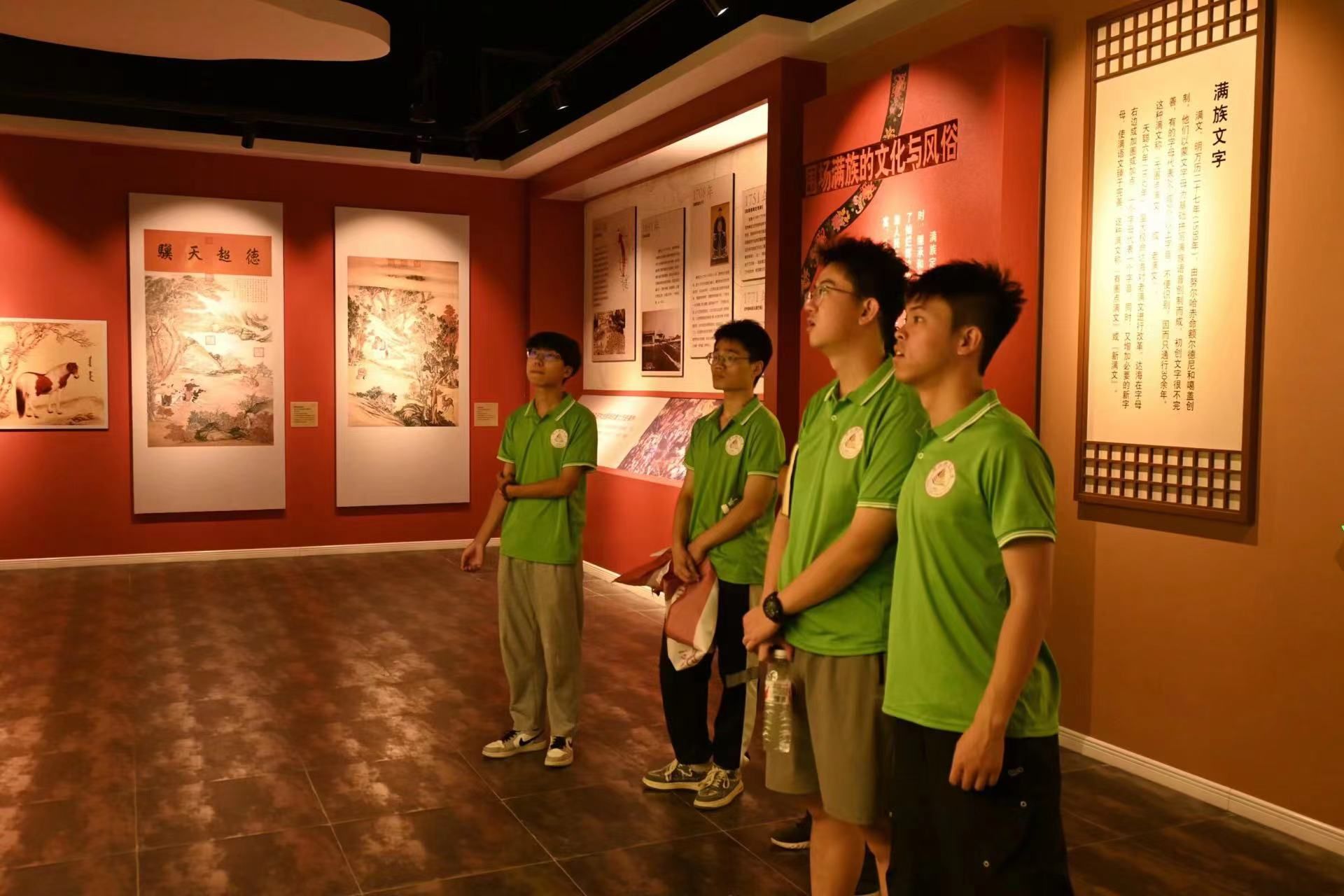 队员在当地的木兰秋狝博物馆调研当地的特色民族文化 (4).jpg